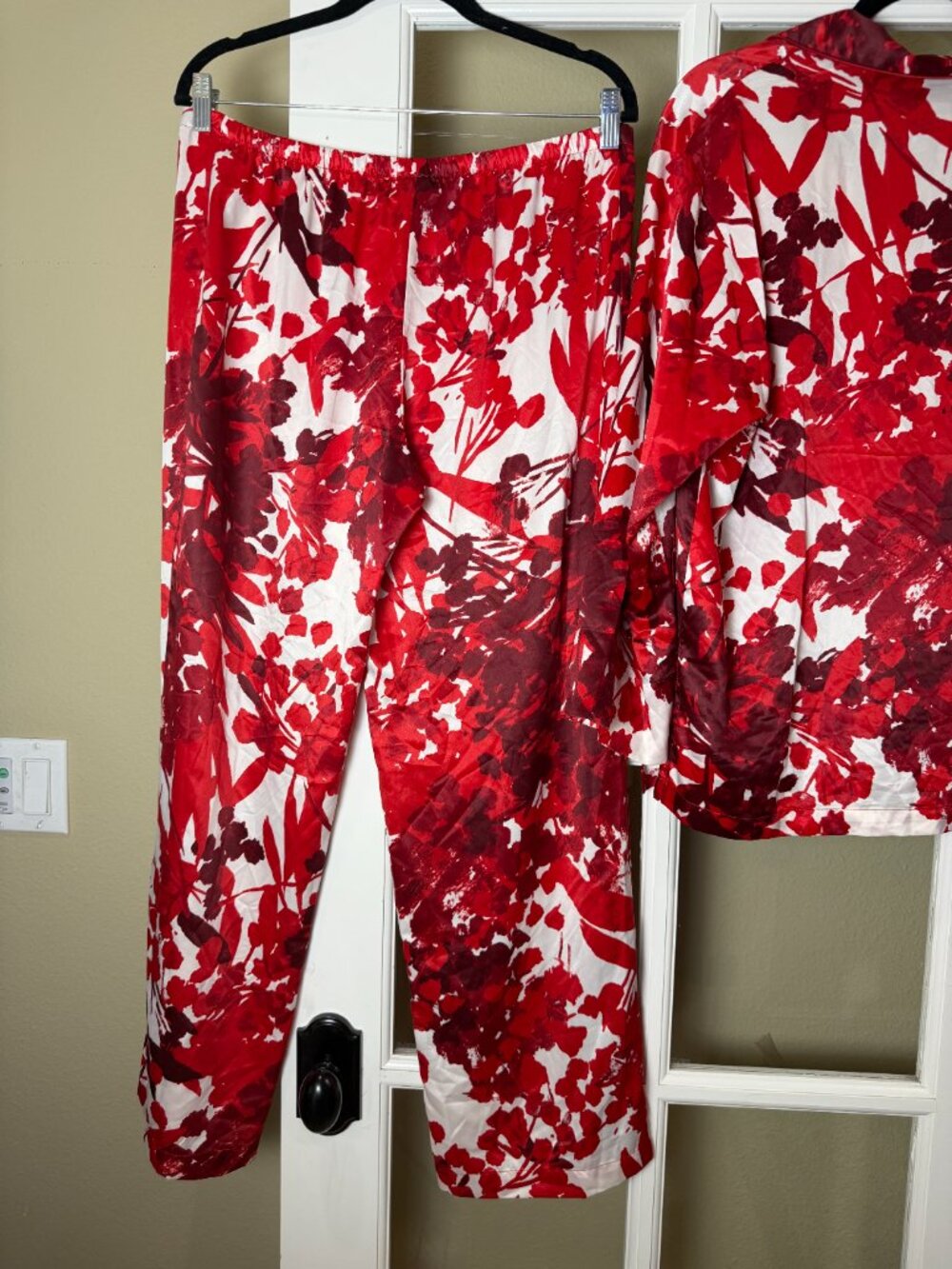 NATORI Wide Leg Red & White Botanical Floral Satin Print Pajama PJ Set Medium - Picture 8 of 12